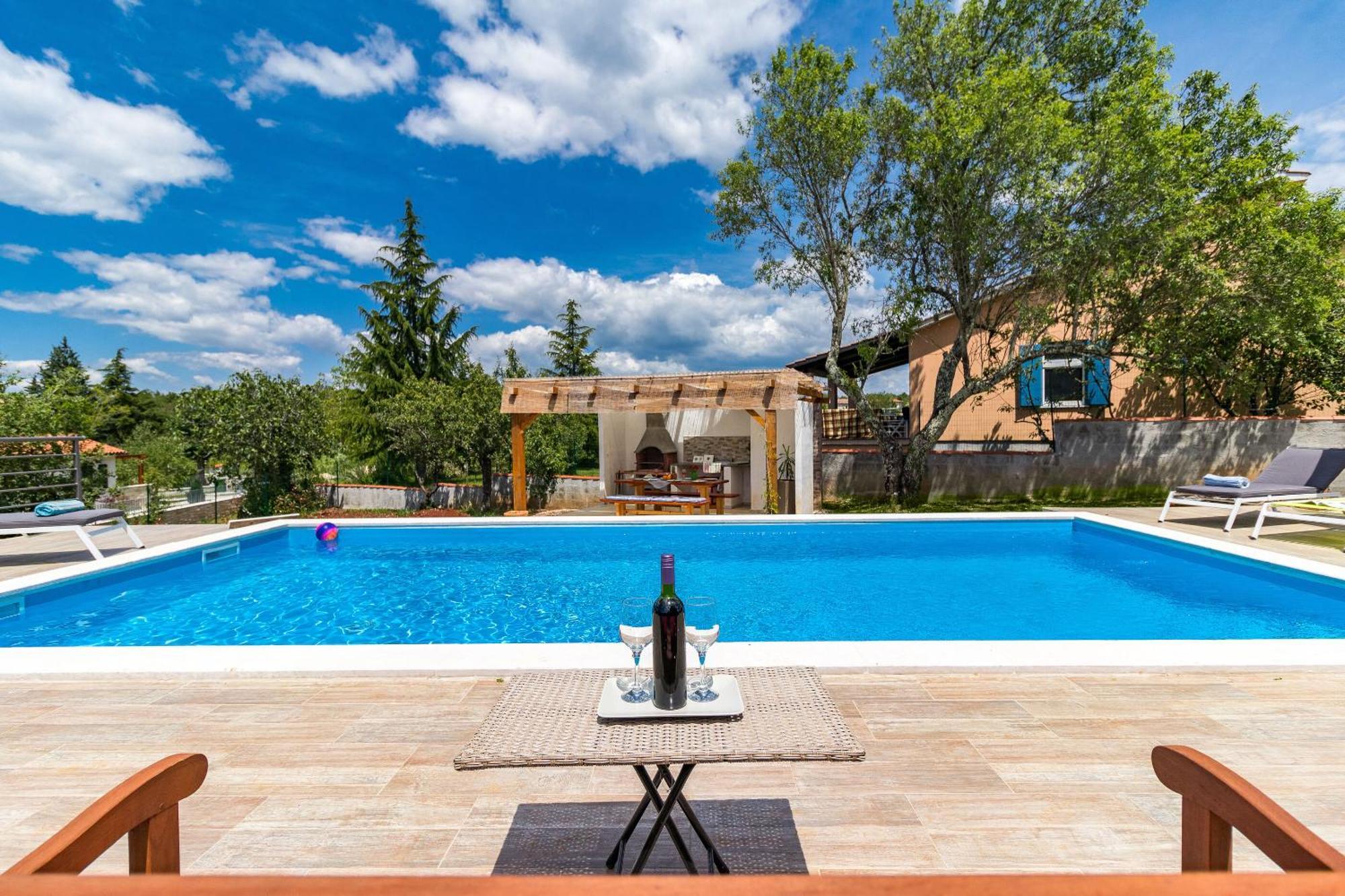 Villa May Tinjan Esterno foto